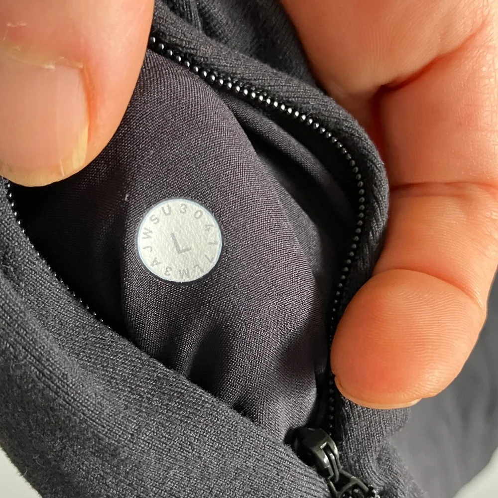 Lululemon Surge Warm 1/2 zip black long sleeve athletic tee size Large - Picture 7 of 9